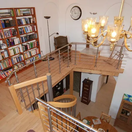 Haus Ueber Den Daechern Von *